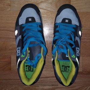 Men's DC tennis shoes